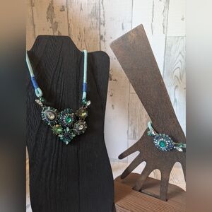 betsy johnson St.Bart necklace and bracelet set